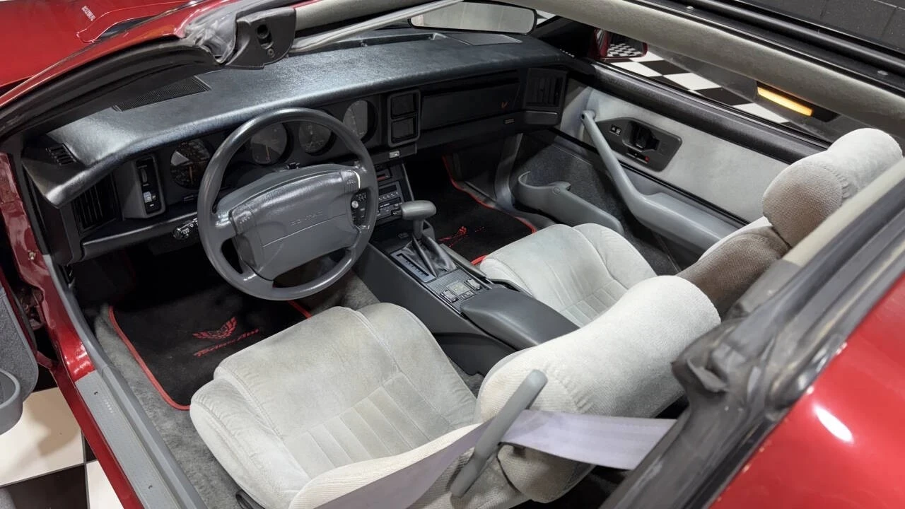 1991 Pontiac Firebird 3rd Gen - Image 2 of 21