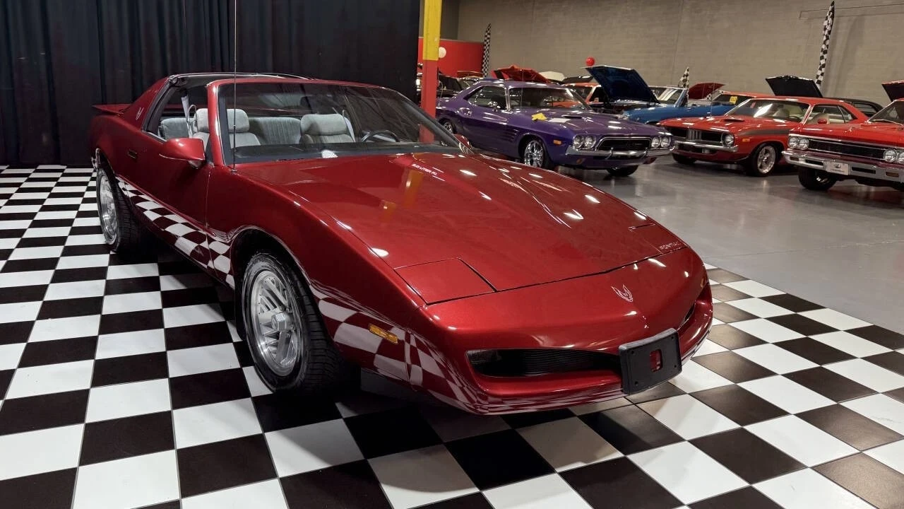 1991 Pontiac Firebird 3rd Gen - Image 9 of 21