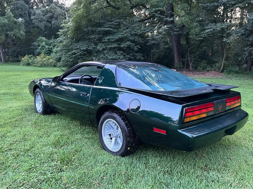 1991 Pontiac Firebird Formula 3rd Gen - Image 2 of 20
