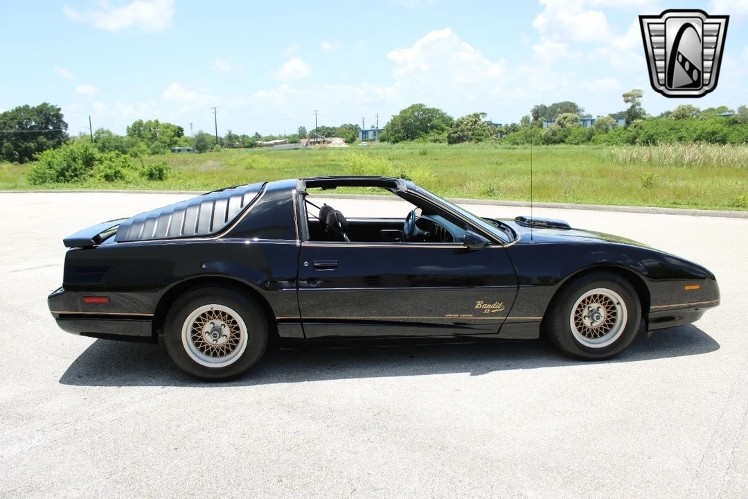 1991 Pontiac Firebird 3rd Gen - Image 10 of 12