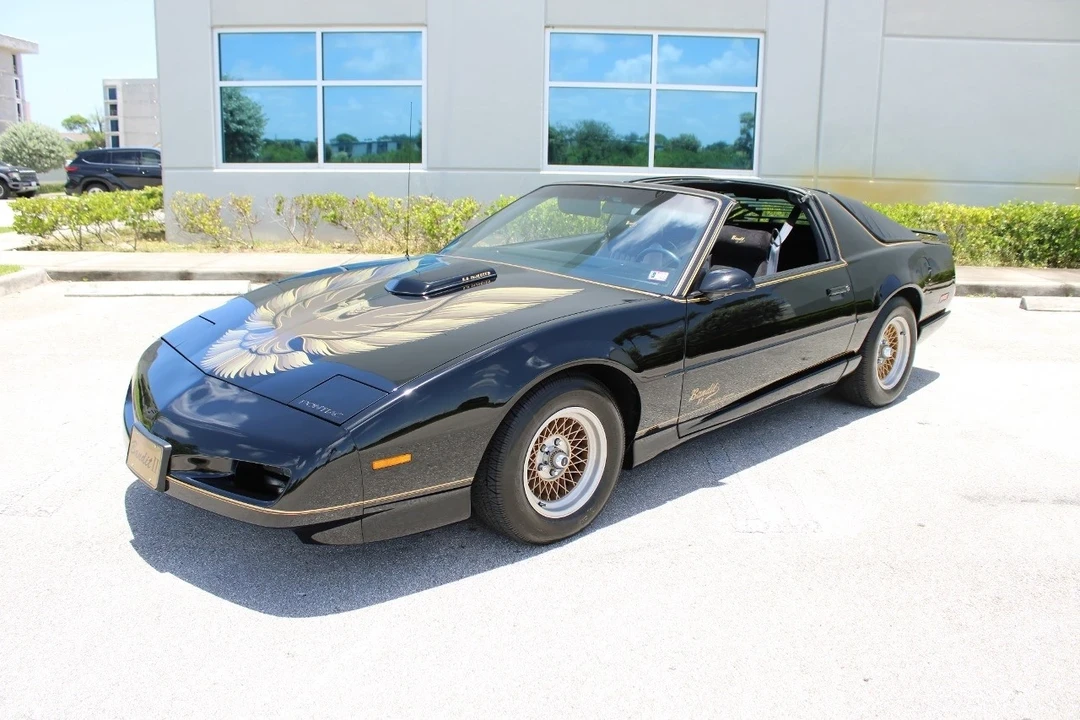1991 Pontiac Firebird 3rd Gen - Image 4 of 12