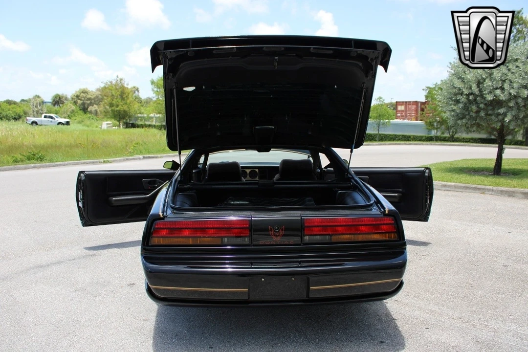 1991 Pontiac Firebird 3rd Gen - Image 14 of 21
