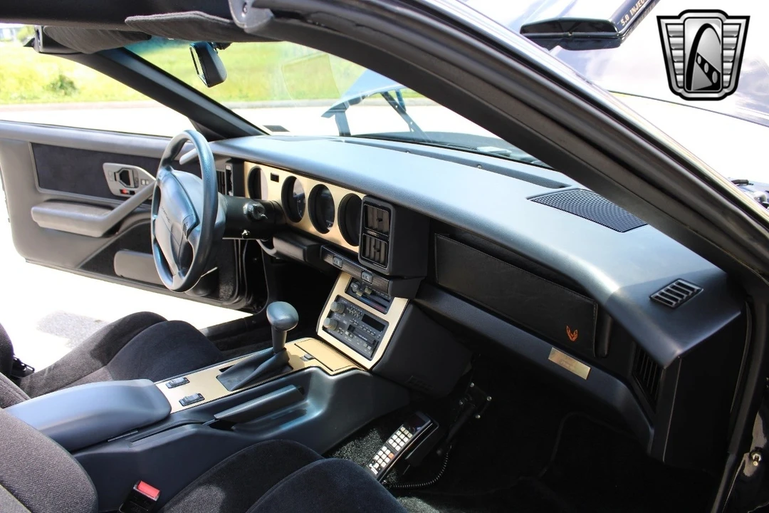 1991 Pontiac Firebird 3rd Gen - Image 20 of 21