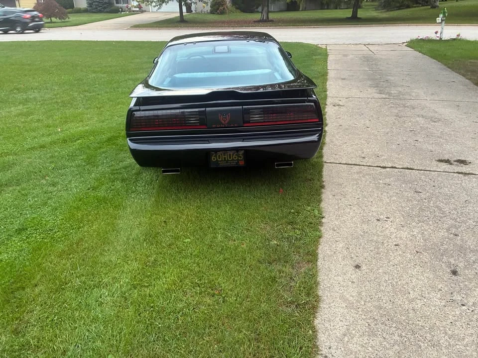 1991 Pontiac Firebird Formula 3rd Gen - Image 4 of 11