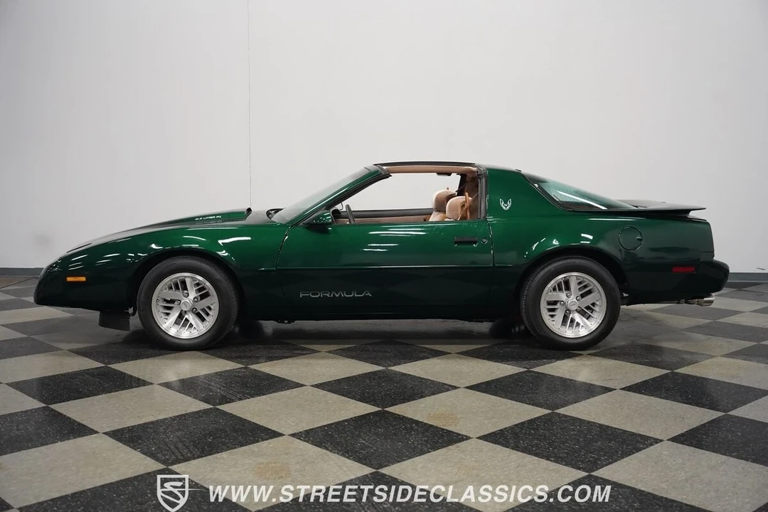 1991 Pontiac Firebird 3rd Gen - Image 10 of 21