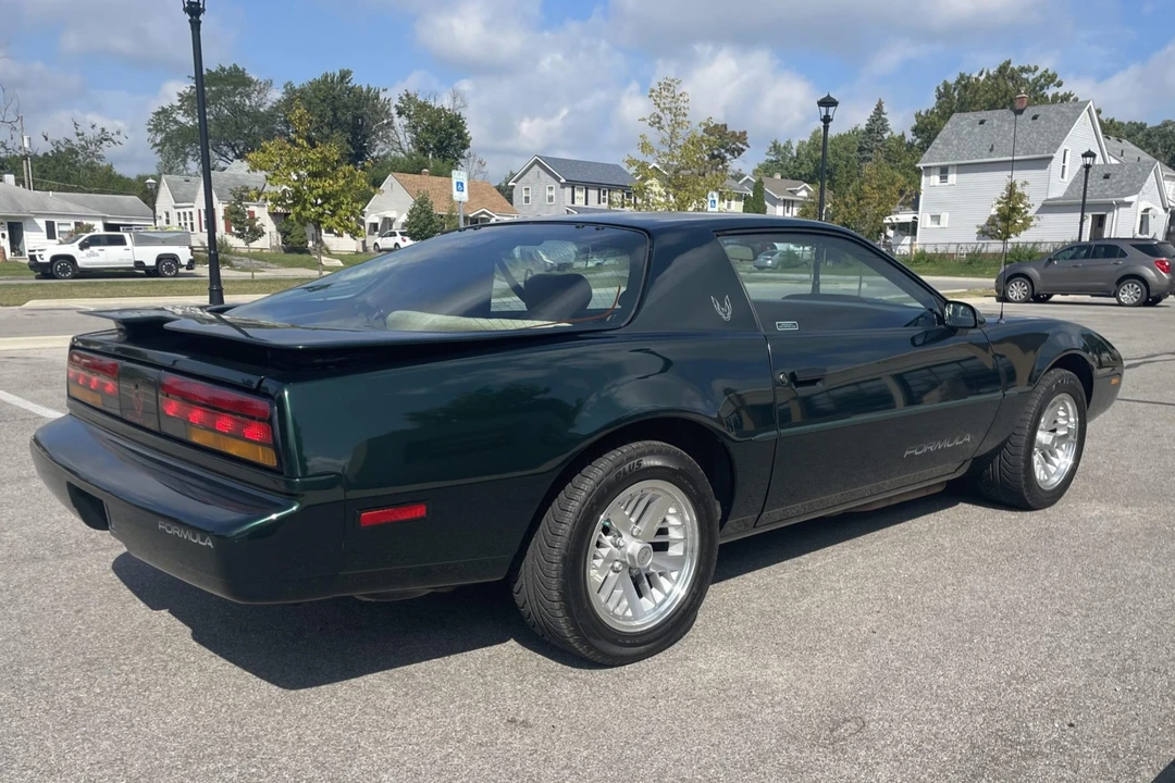 1991 Pontiac Firebird 3rd Gen - Image 16 of 31