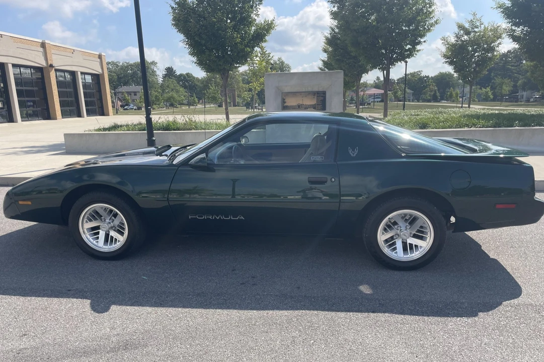 1991 Pontiac Firebird 3rd Gen - Image 10 of 31