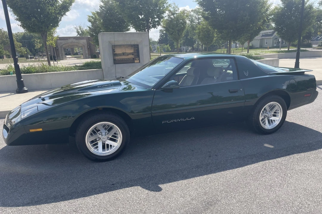 1991 Pontiac Firebird 3rd Gen - Image 7 of 31