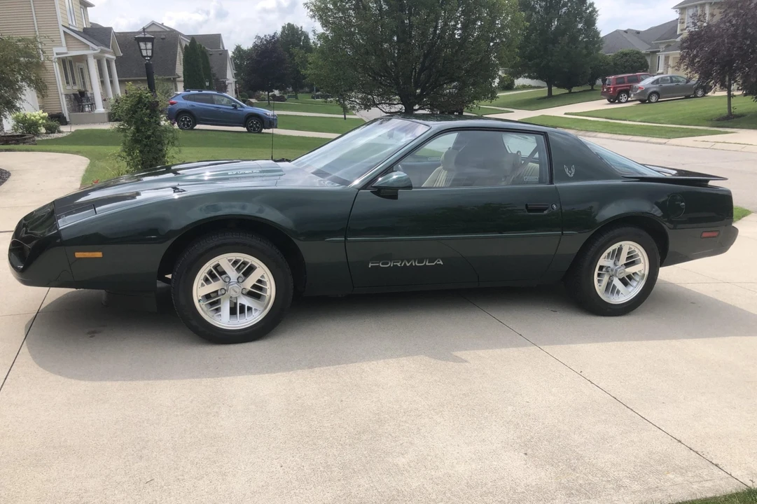 1991 Pontiac Firebird 3rd Gen - Image 8 of 31