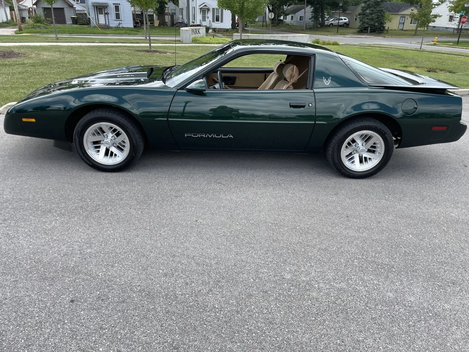 1991 Pontiac Firebird 3rd Gen - Image 9 of 31
