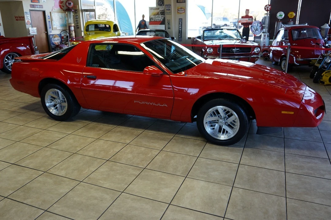 1991 Pontiac Firebird 3rd Gen - Image 9 of 21