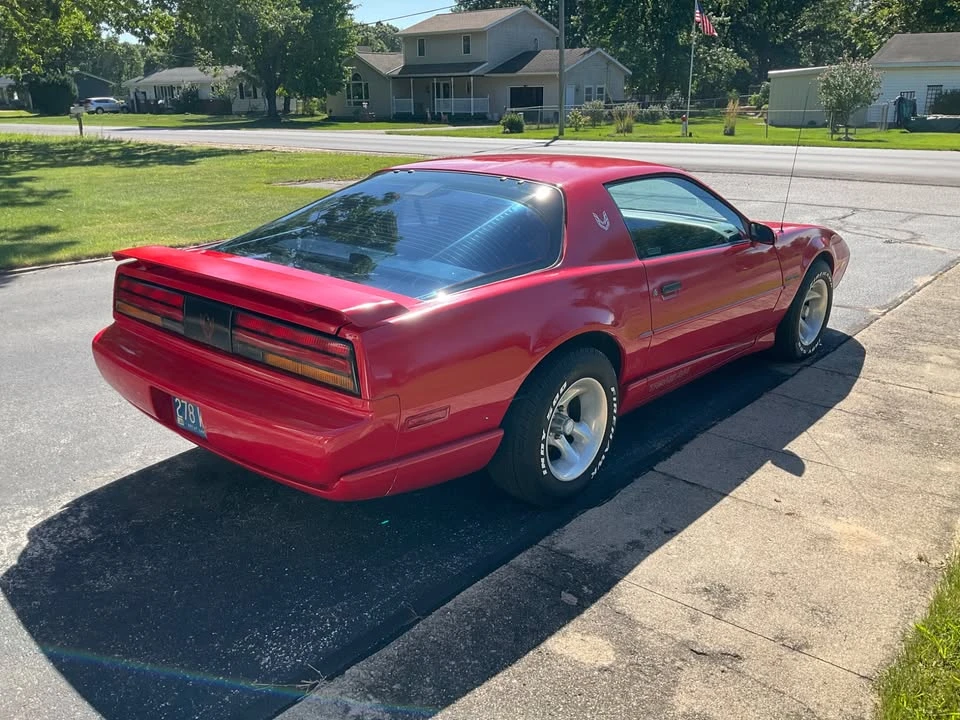 1991 Pontiac Firebird 3rd Gen - Image 6 of 9
