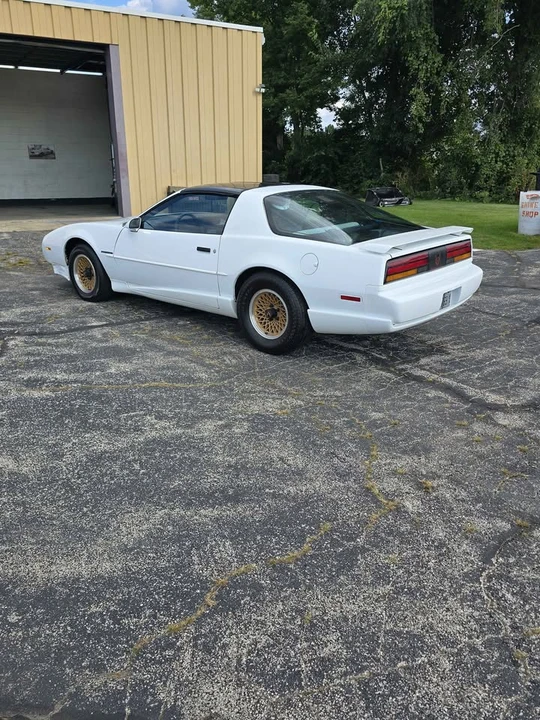 1991 Pontiac Firebird 3rd Gen - Image 3 of 10