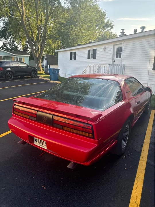 1991 Pontiac Firebird 3rd Gen - Image 7 of 10