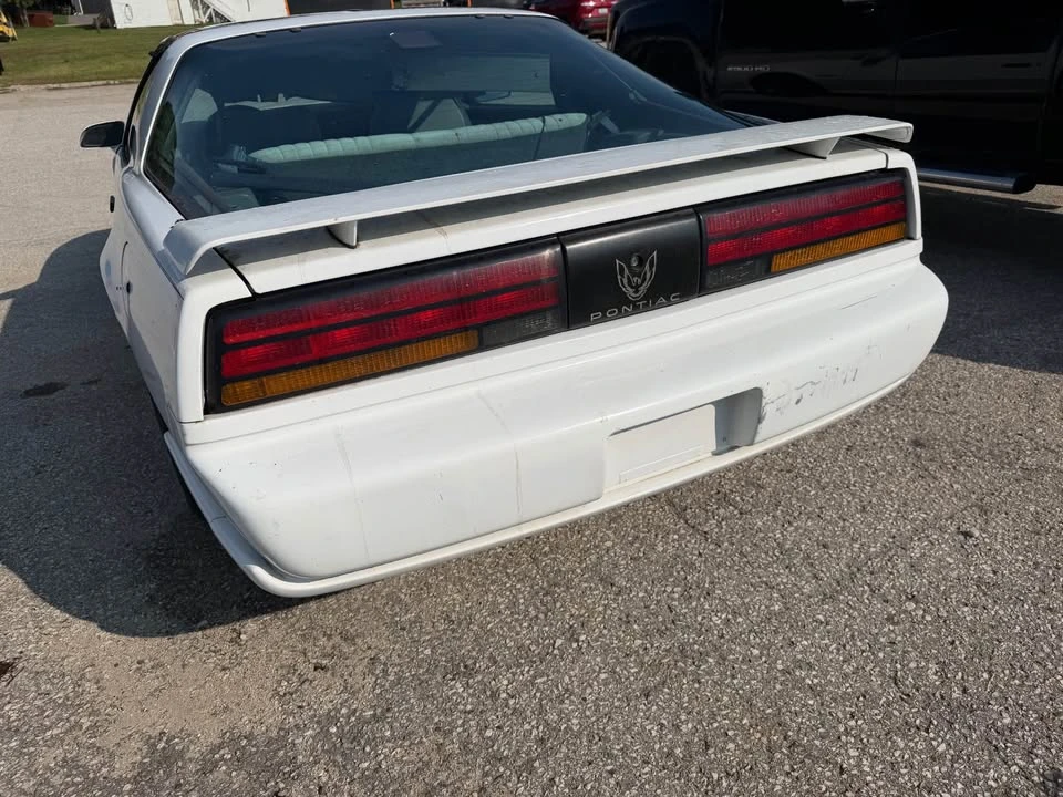 1991 Pontiac Firebird 3rd Gen - Image 11 of 17