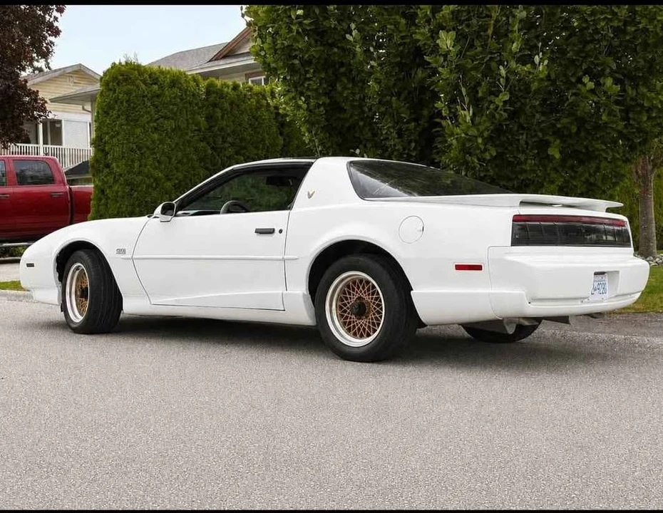 1991 Pontiac Firebird 3rd Gen - Image 4 of 11