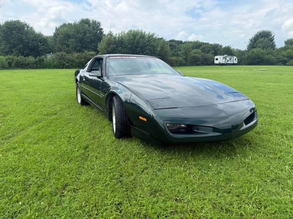 1991 Pontiac Firebird 3rd Gen - Image 8 of 20