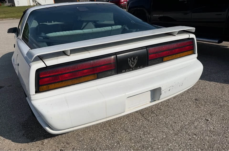 1991 Pontiac Firebird 3rd Gen - Image 8 of 12