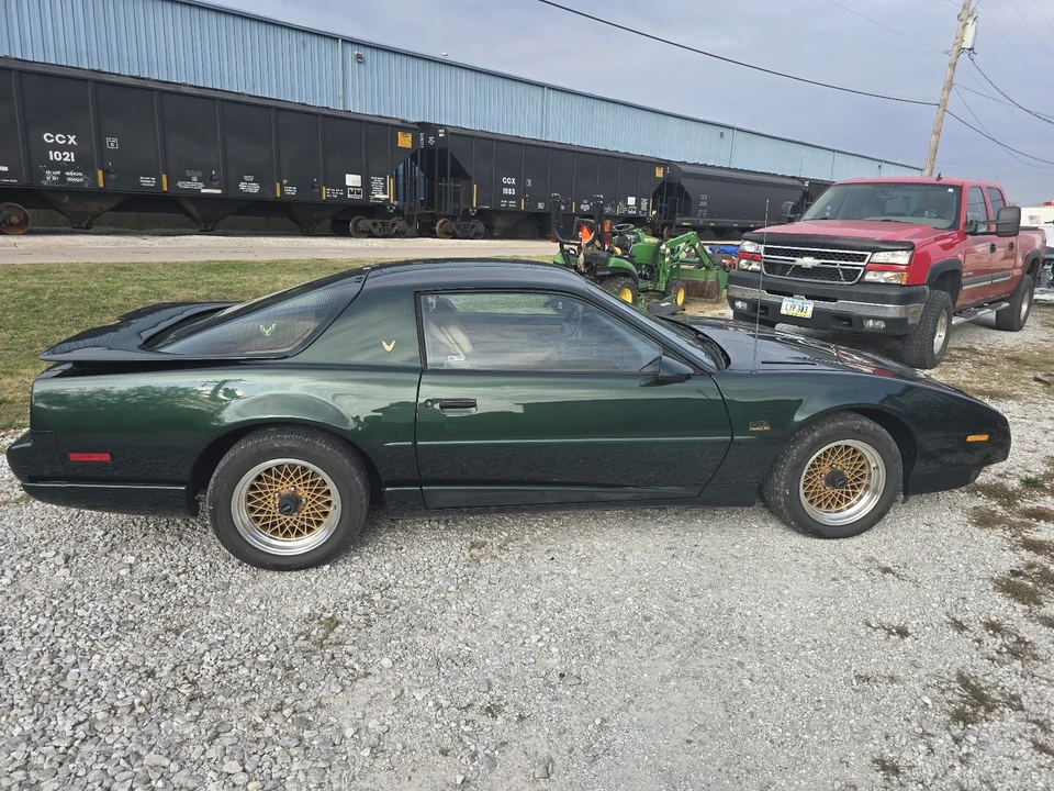 1991 Pontiac Firebird Trans Am 3rd Gen - Image 5 of 16