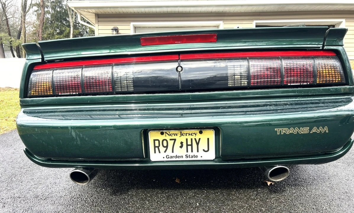 1991 Pontiac Firebird Trans Am 3rd Gen - Image 17 of 31