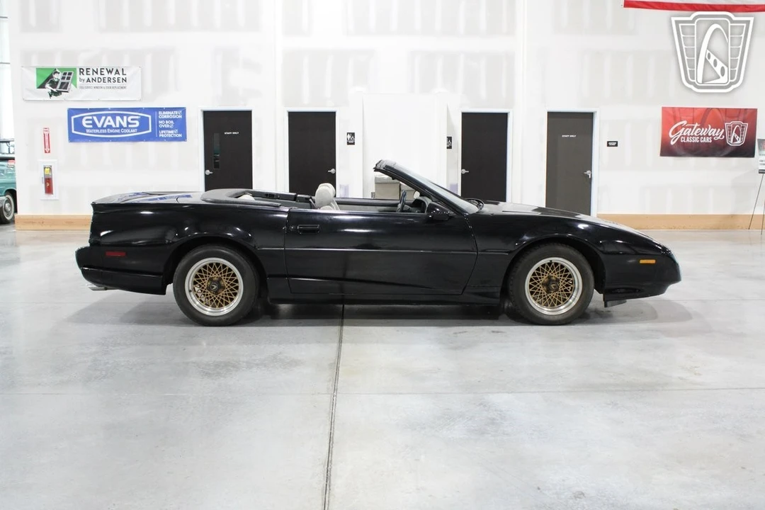 1991 Pontiac Firebird Trans Am 3rd Gen - Image 19 of 21