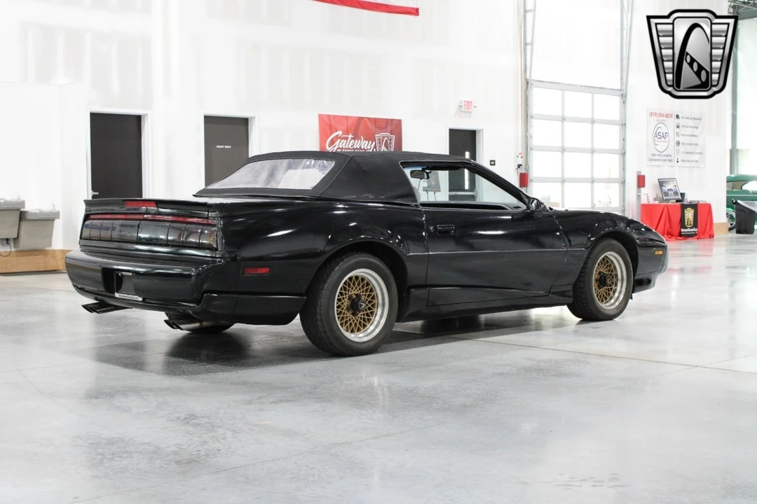 1991 Pontiac Firebird Trans Am 3rd Gen - Image 15 of 21