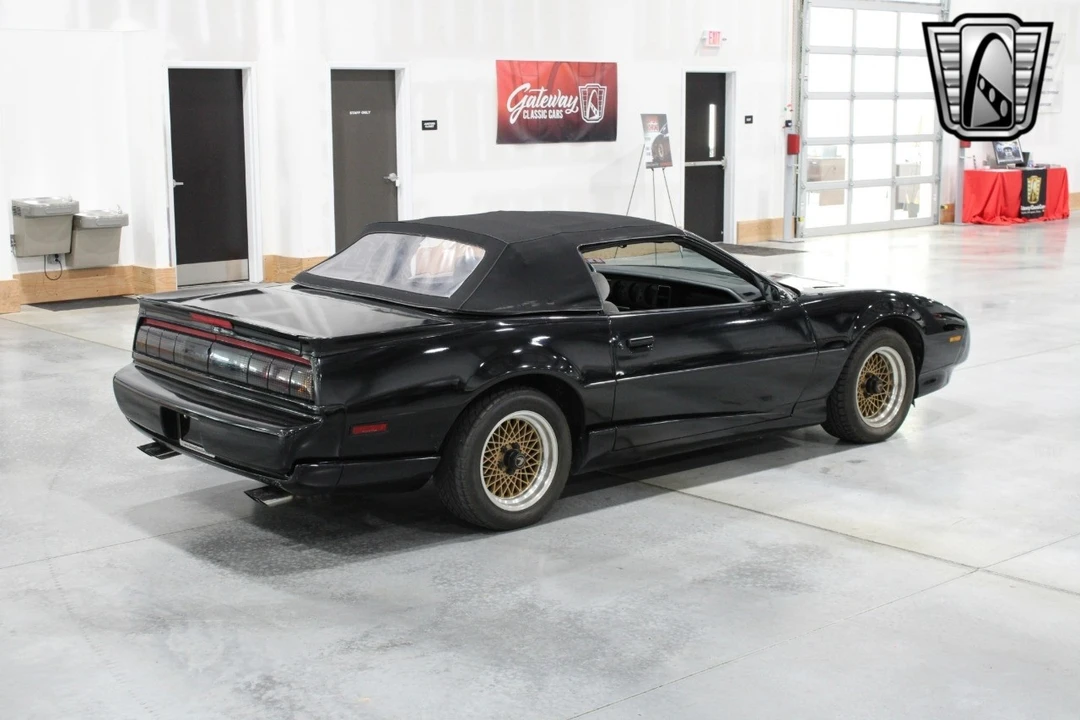 1991 Pontiac Firebird Trans Am 3rd Gen - Image 17 of 21