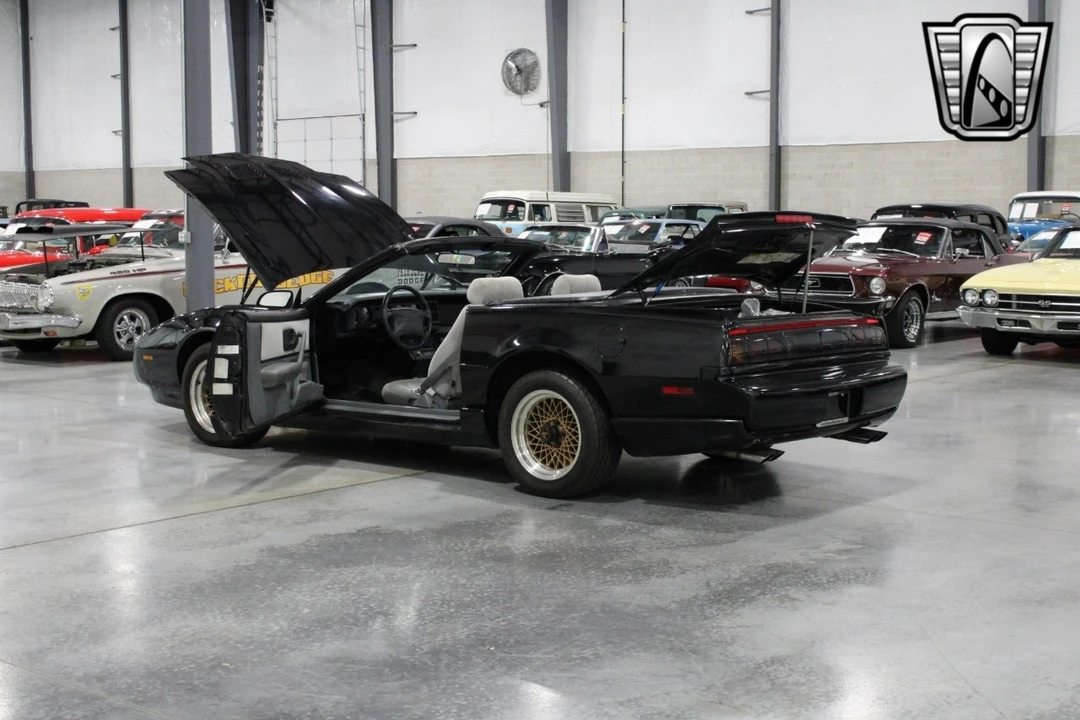1991 Pontiac Firebird Trans Am 3rd Gen - Image 19 of 21