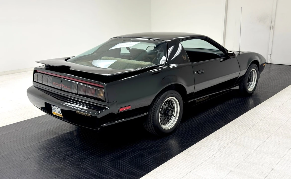 1991 Pontiac Firebird Trans Am 3rd Gen - Image 5 of 12