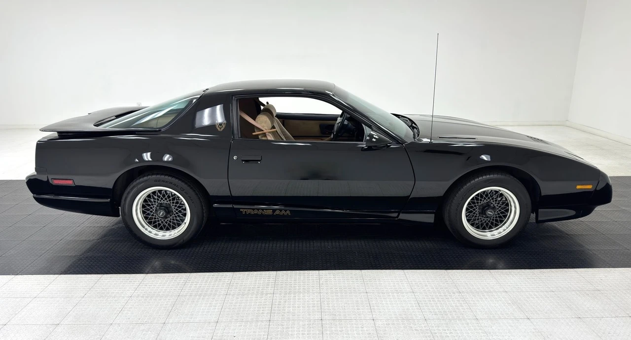 1991 Pontiac Firebird Trans Am 3rd Gen - Image 6 of 12