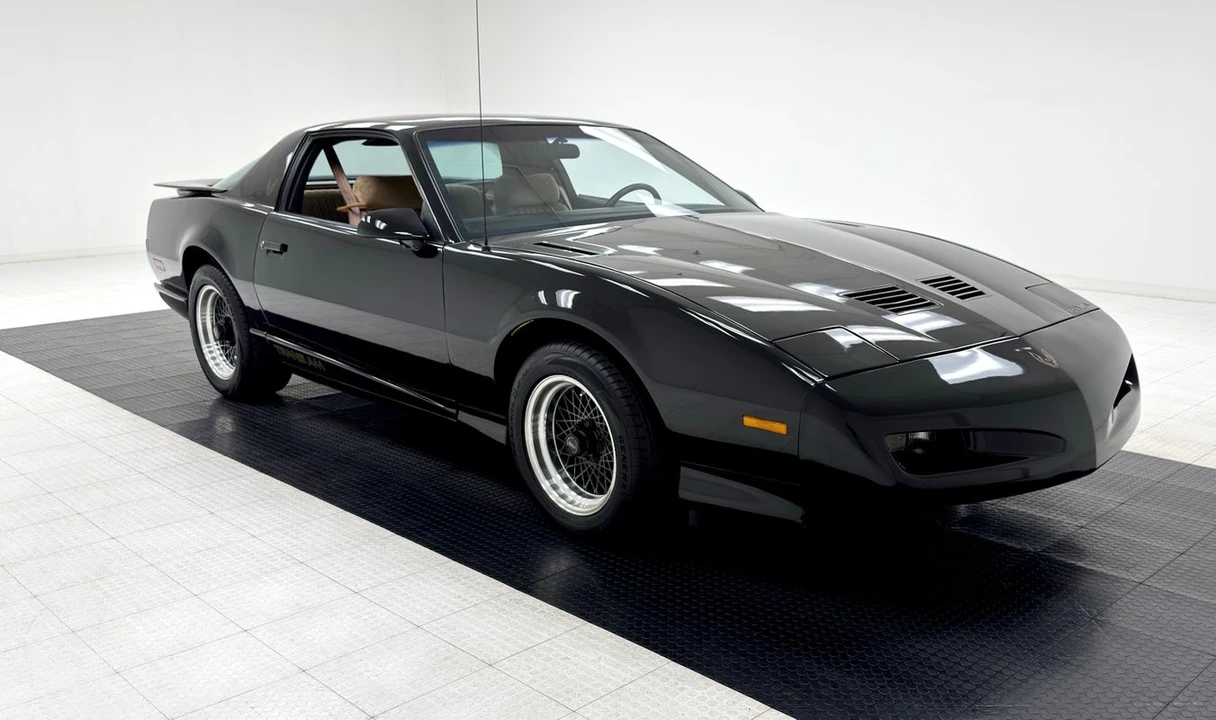 1991 Pontiac Firebird Trans Am 3rd Gen - Image 7 of 12