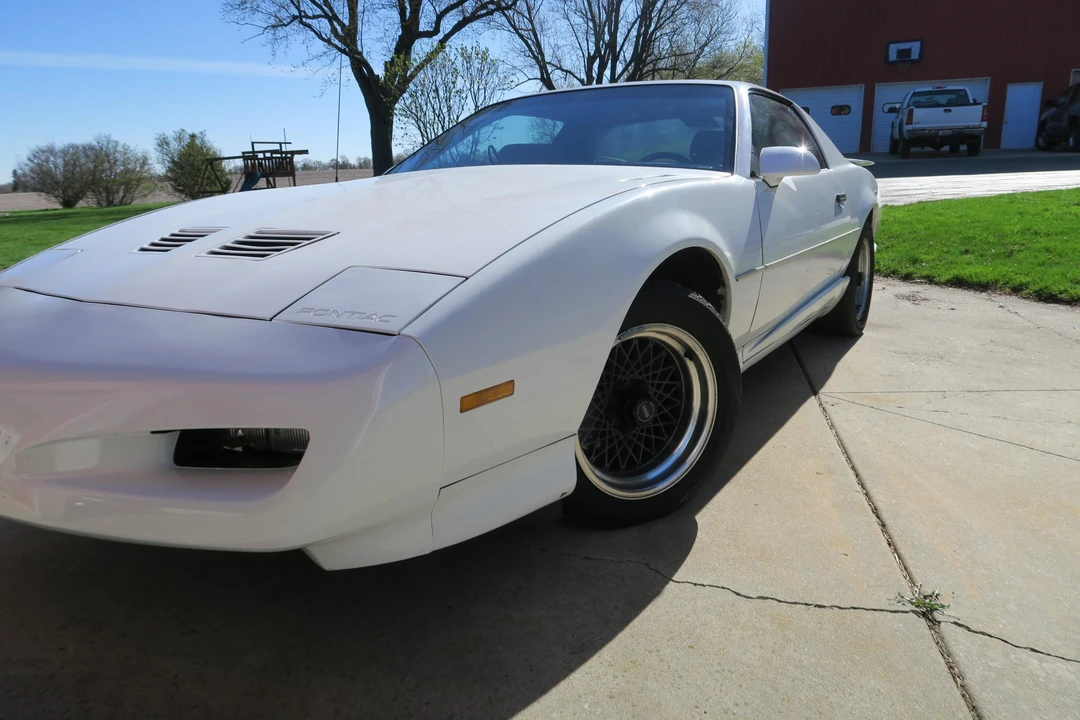 1991 Pontiac Firebird Trans Am 3rd Gen - Image 19 of 31