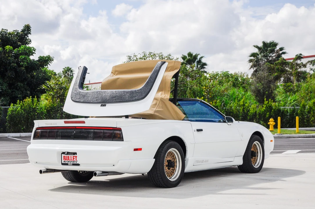 1991 Pontiac Firebird Trans Am 3rd Gen - Image 15 of 31