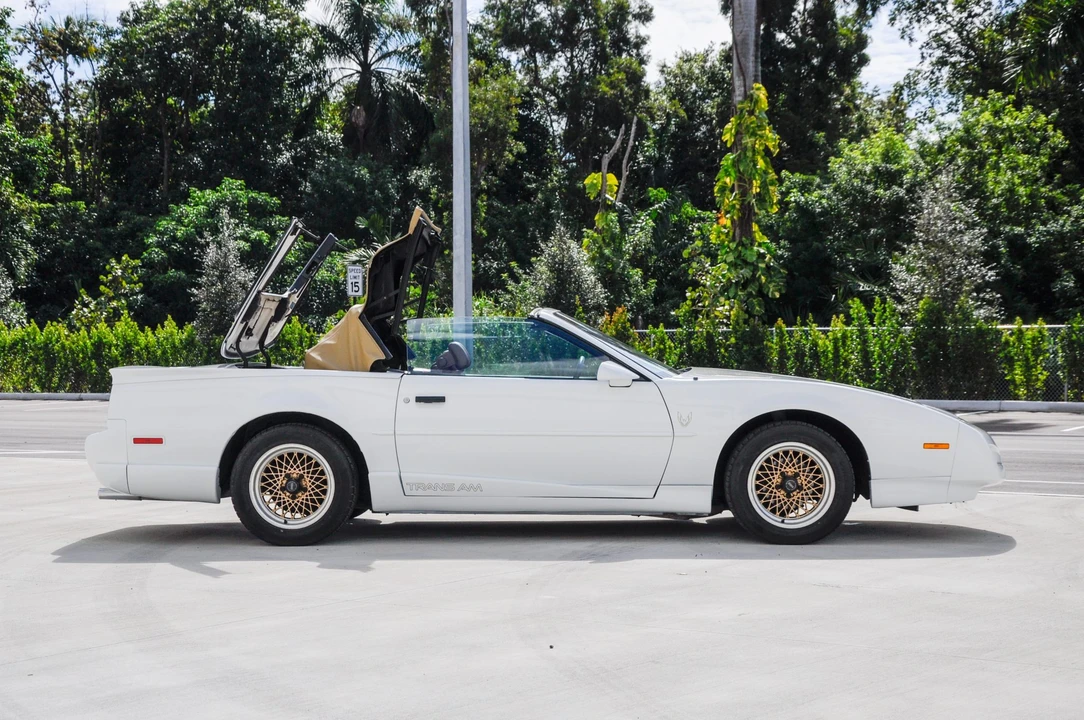 1991 Pontiac Firebird Trans Am 3rd Gen - Image 16 of 31