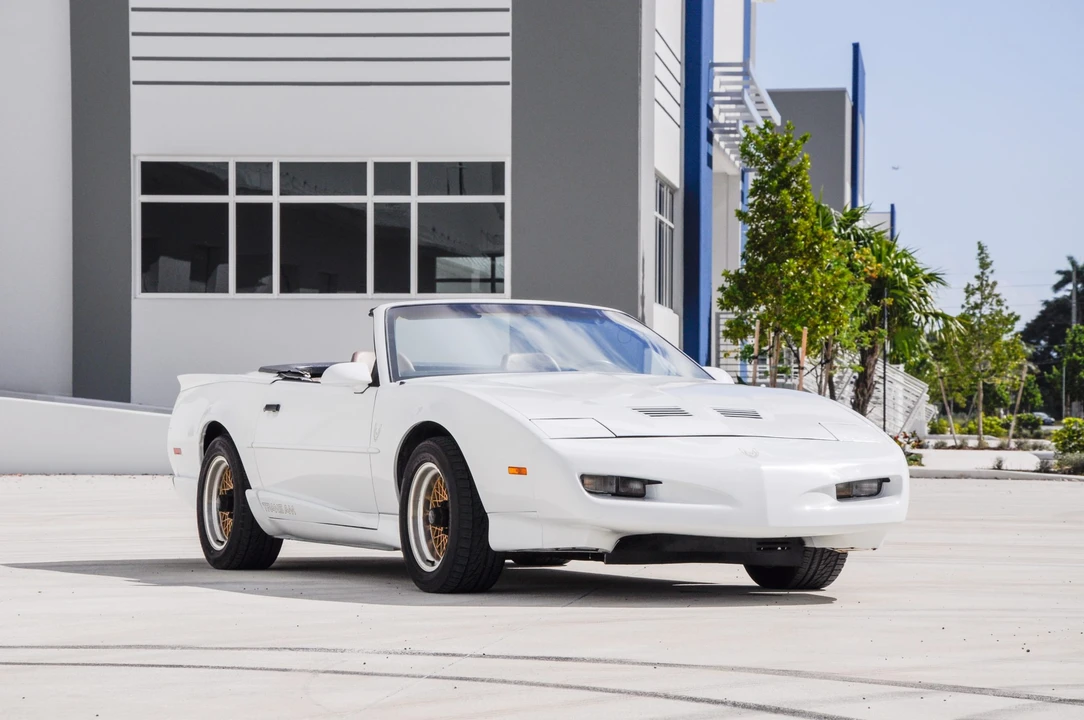 1991 Pontiac Firebird Trans Am 3rd Gen - Image 8 of 31