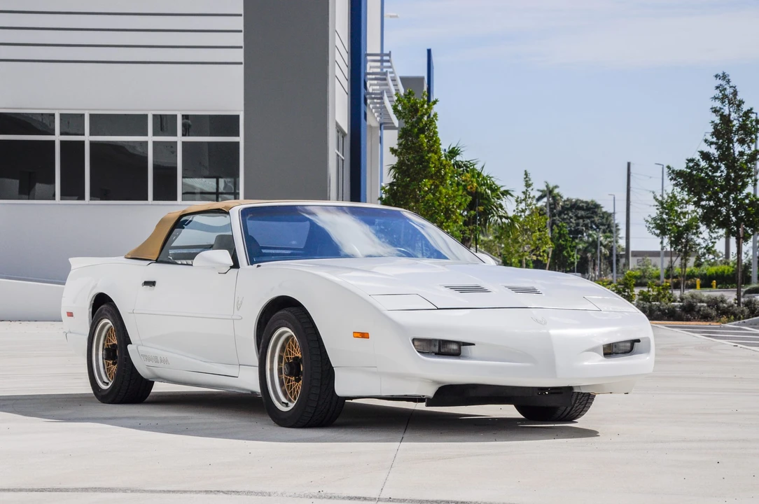 1991 Pontiac Firebird Trans Am 3rd Gen - Image 18 of 31