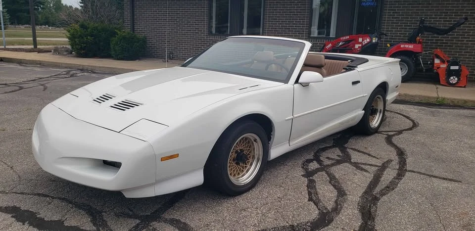 1991 Pontiac Firebird Trans Am 3rd Gen - Image 2 of 18