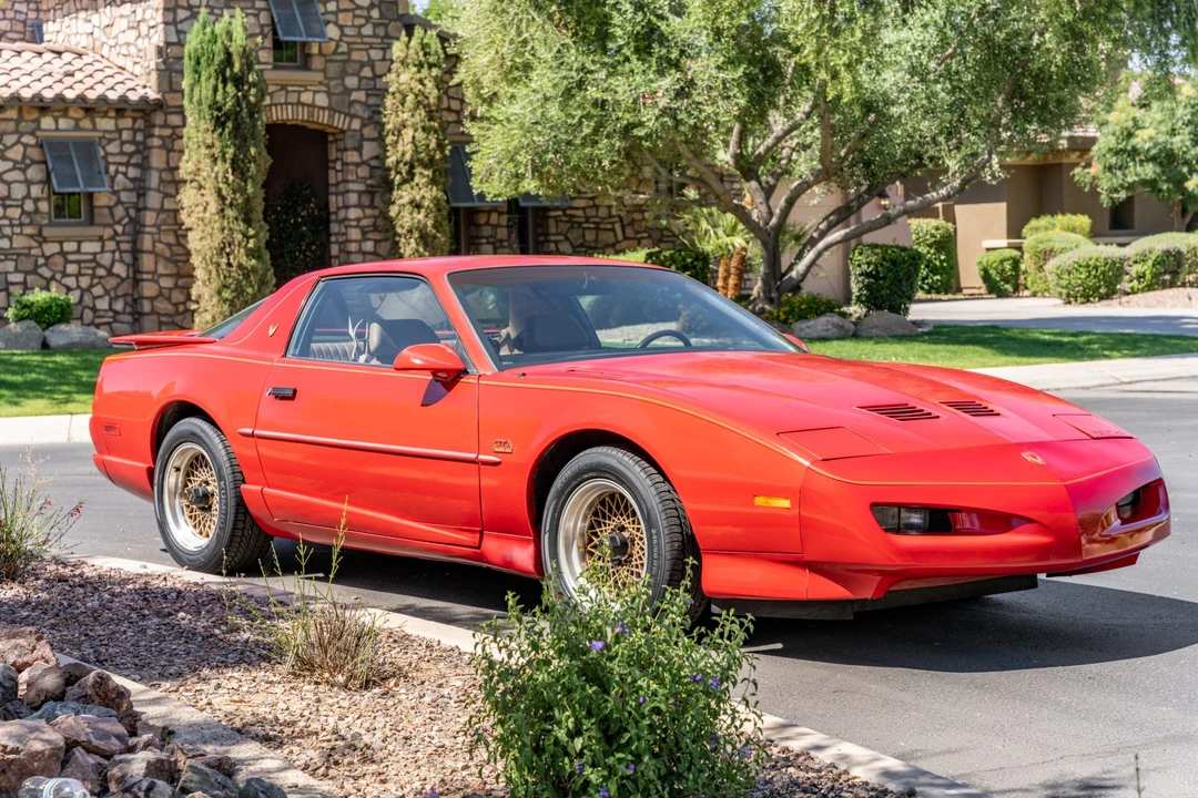1991 Pontiac Firebird Trans Am 3rd Gen - Image 10 of 31