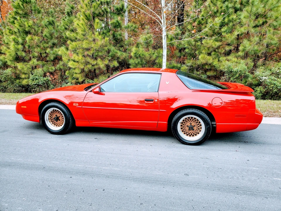1991 Pontiac Firebird Trans Am 3rd Gen - Image 4 of 31