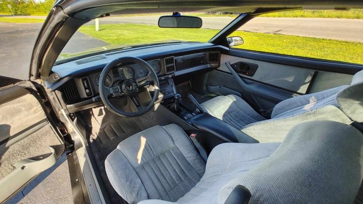 1991 Pontiac Firebird 3rd Gen - Image 10 of 24