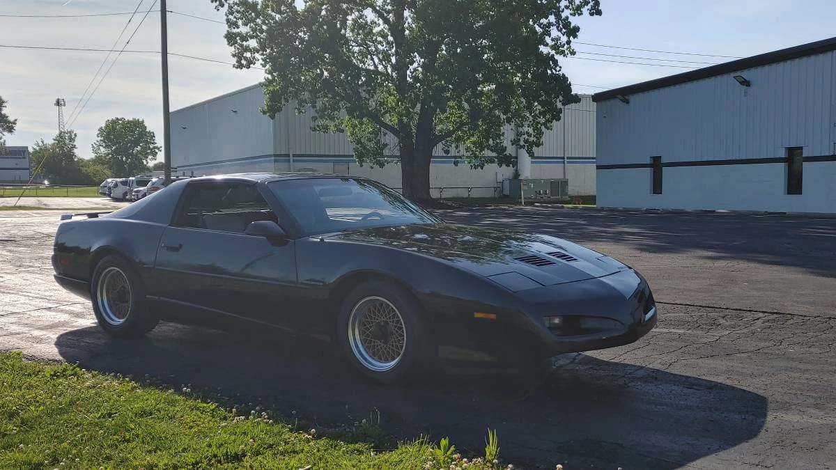 1991 Pontiac Firebird 3rd Gen - Image 7 of 24