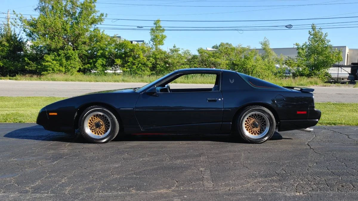 1991 Pontiac Firebird 3rd Gen - Image 3 of 24
