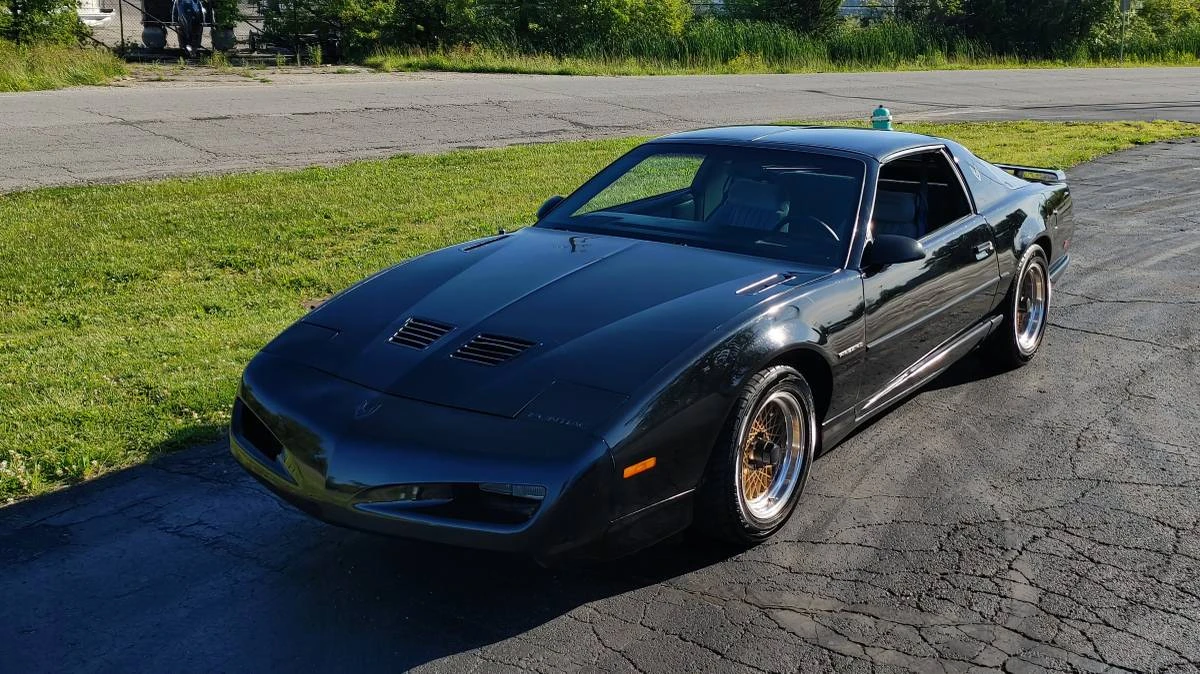 1991 Pontiac Firebird 3rd Gen - Image 2 of 24