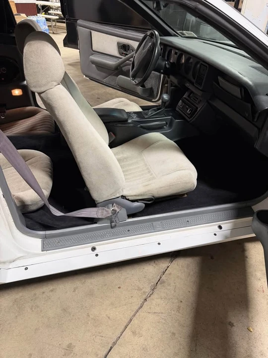 1991 Pontiac Firebird 3rd Gen - Image 10 of 11