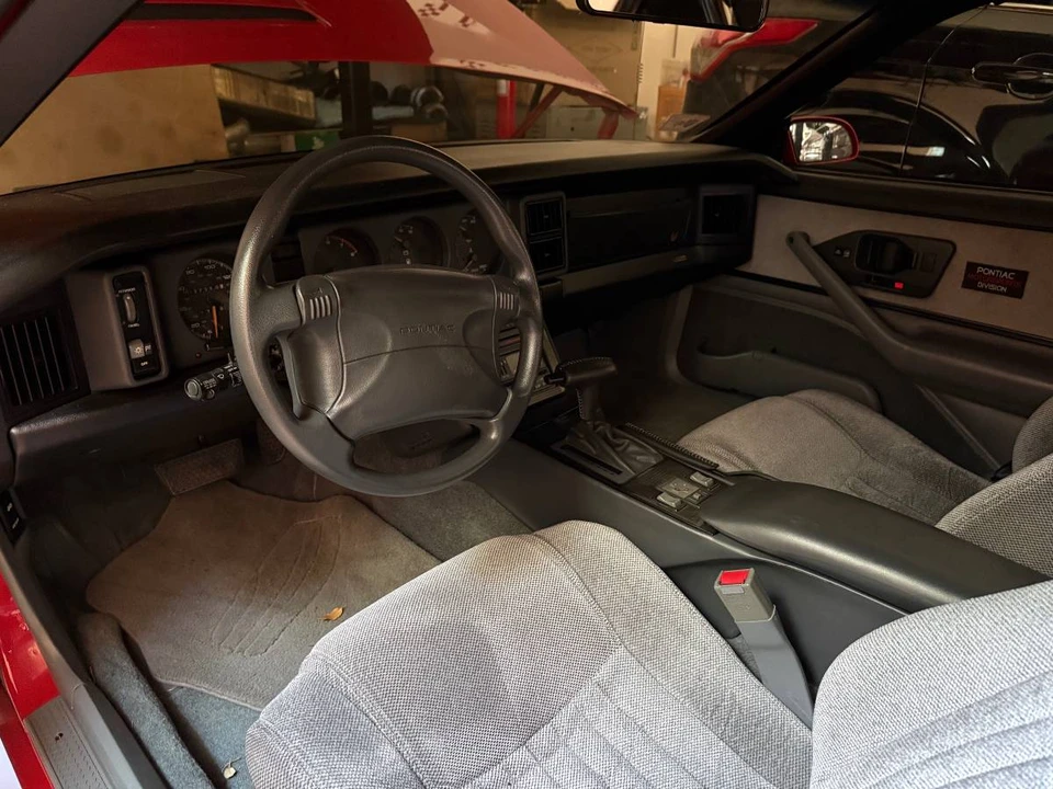 1991 Pontiac Firebird Formula 3rd Gen - Image 23 of 24