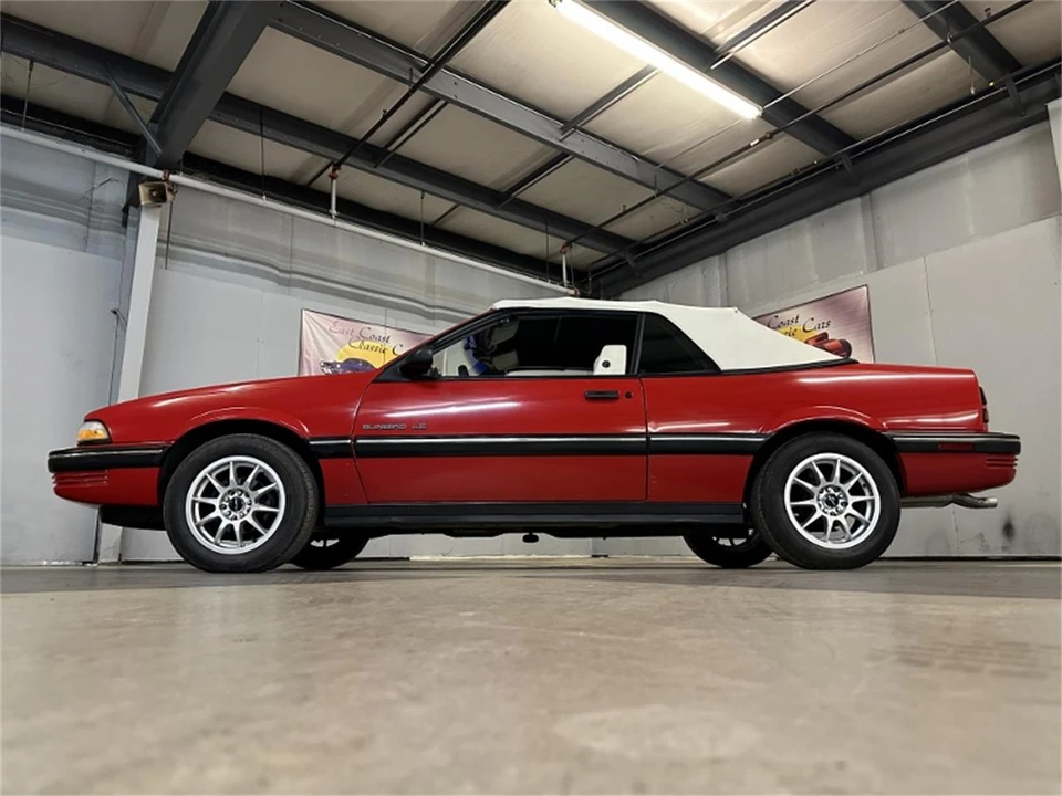 1991 Pontiac Sunbird - Image 2 of 31