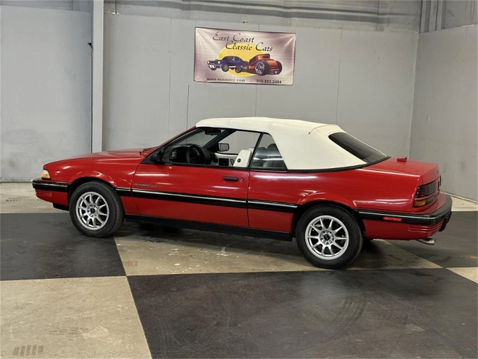1991 Pontiac Sunbird - Image 3 of 31