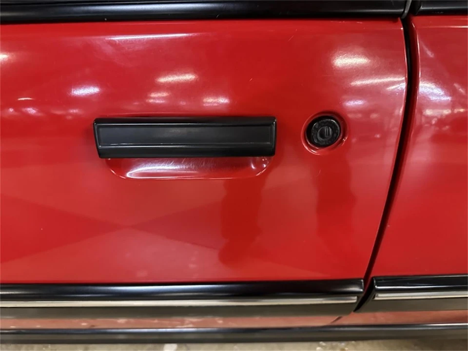1991 Pontiac Sunbird - Image 19 of 31