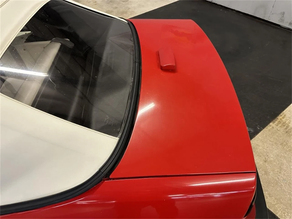 1991 Pontiac Sunbird - Image 22 of 31