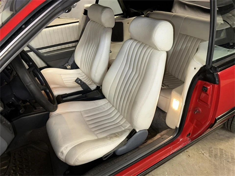 1991 Pontiac Sunbird - Image 29 of 31